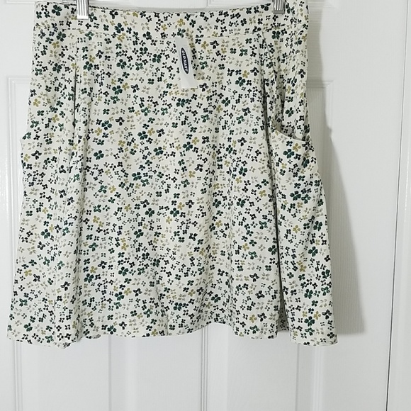 Old Navy Dresses & Skirts - Old Navy Floral Skirt Old Navy Dresses & Skirts - Old Navy Floral Skirt